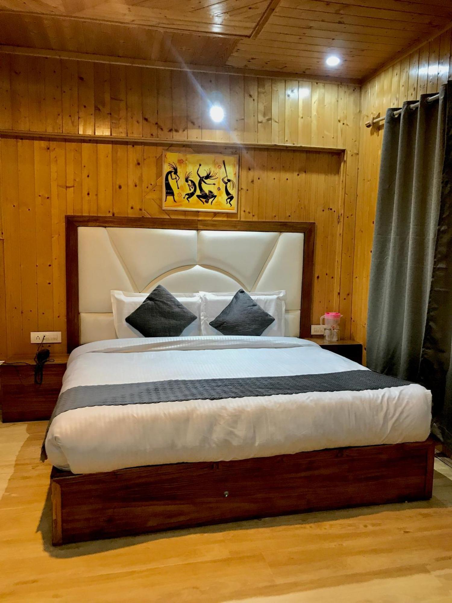 The Avenue Hotel , Manali A River Side Hotel Eksteriør billede