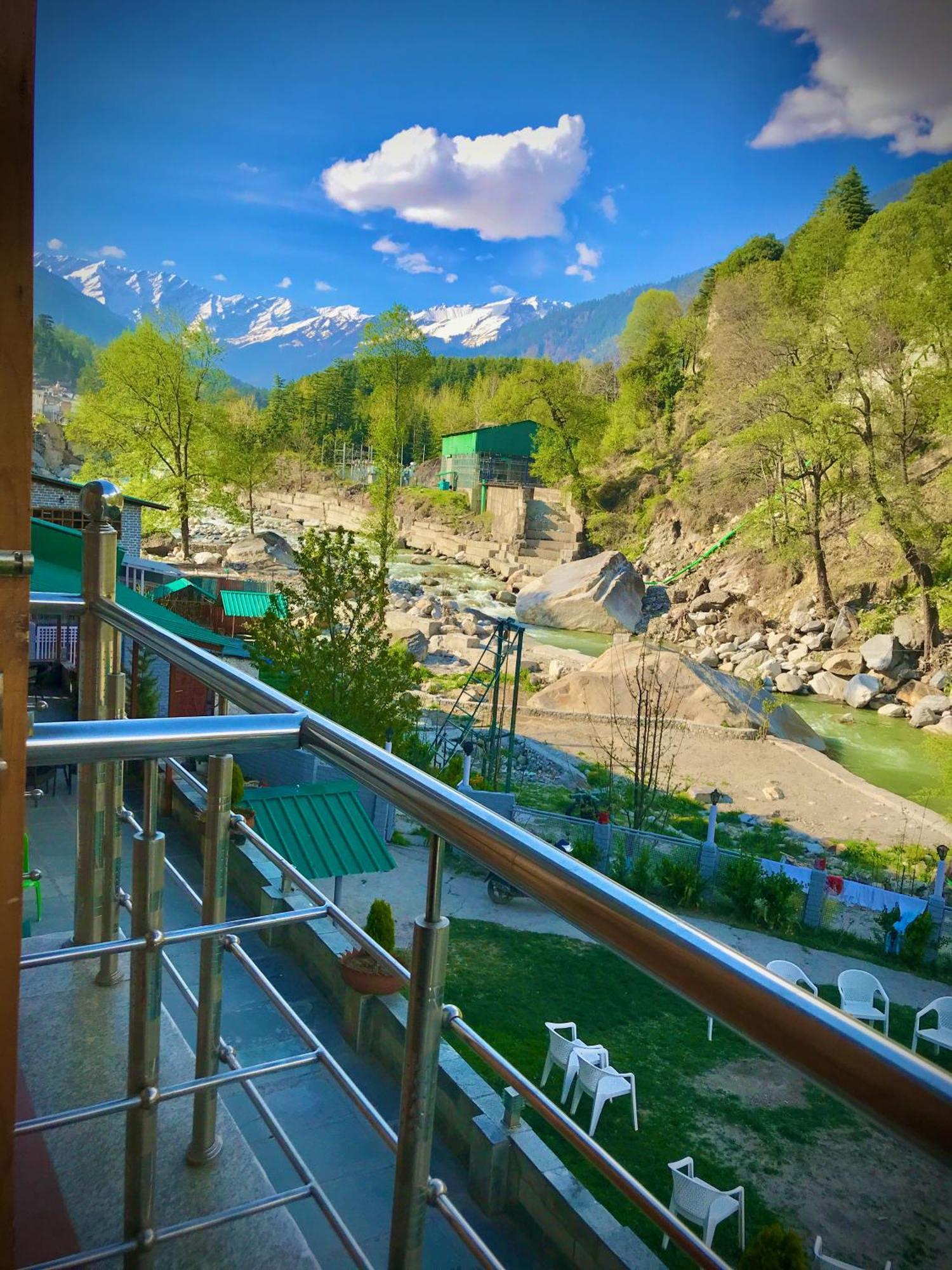 The Avenue Hotel , Manali A River Side Hotel Eksteriør billede